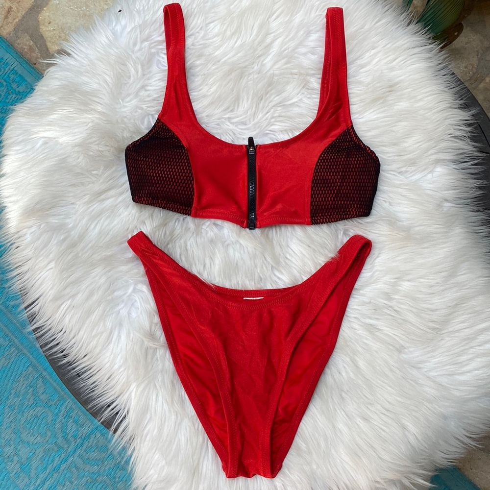 ♦️▪️♦️2PIECE RED-N-BLACK SWIMSUIT♦️▪️♦️